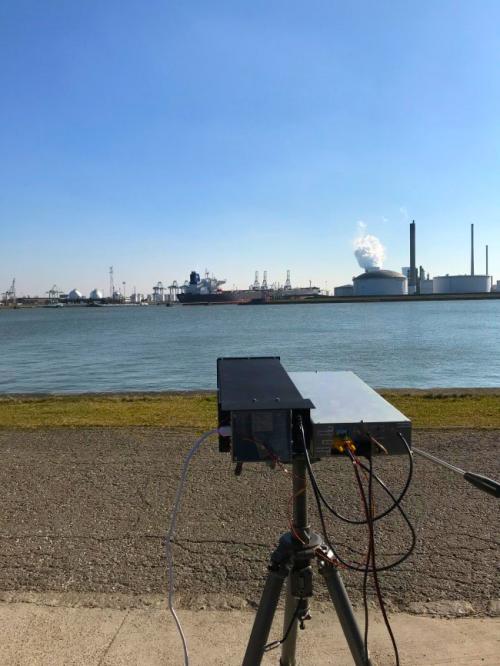 De NO2-camera in werking in de haven van Antwerpen